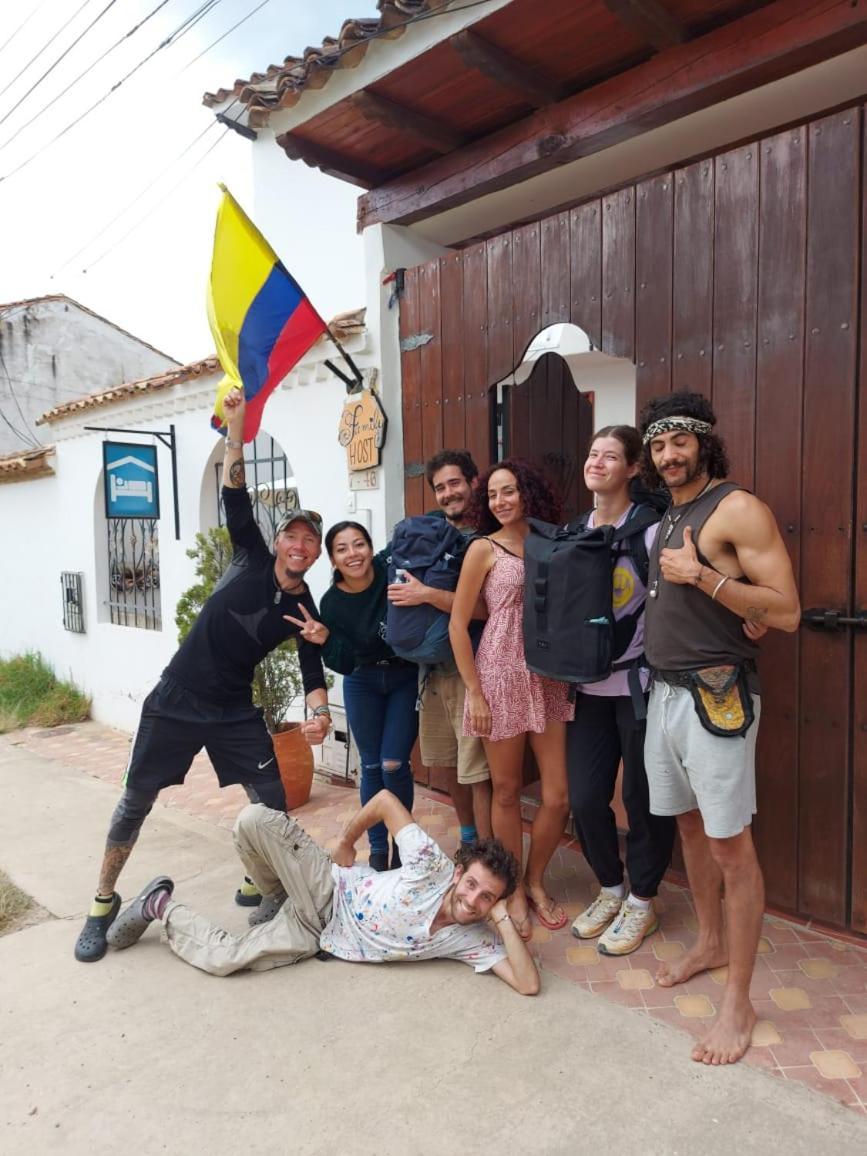 Family Host Hostel Villa de Leyva Buitenkant foto