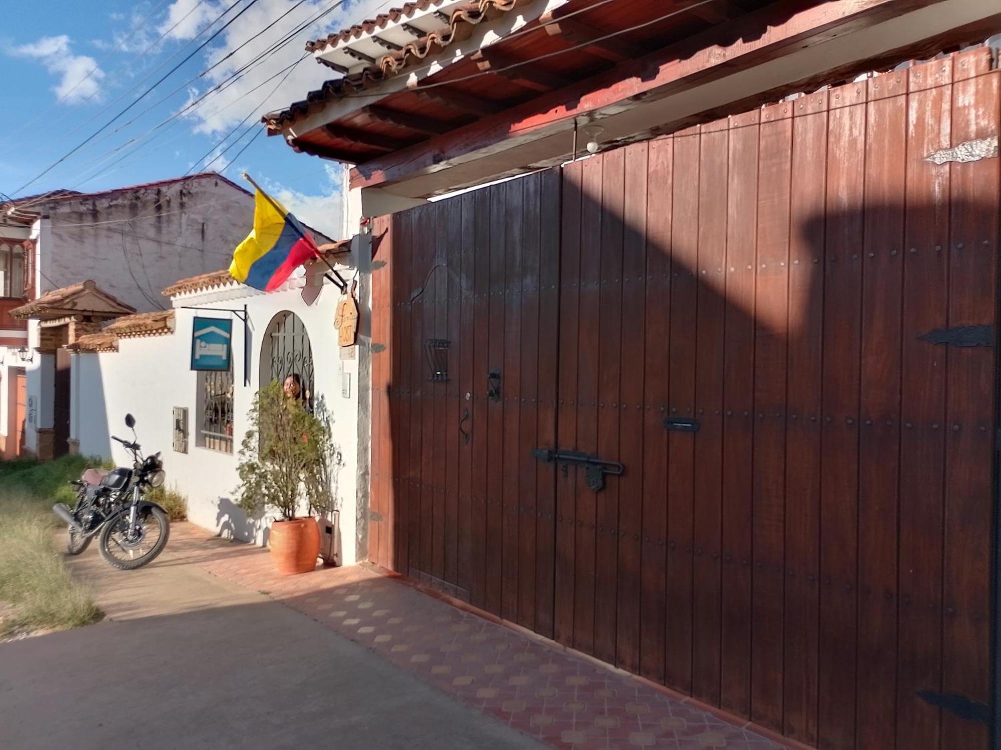Family Host Hostel Villa de Leyva Buitenkant foto